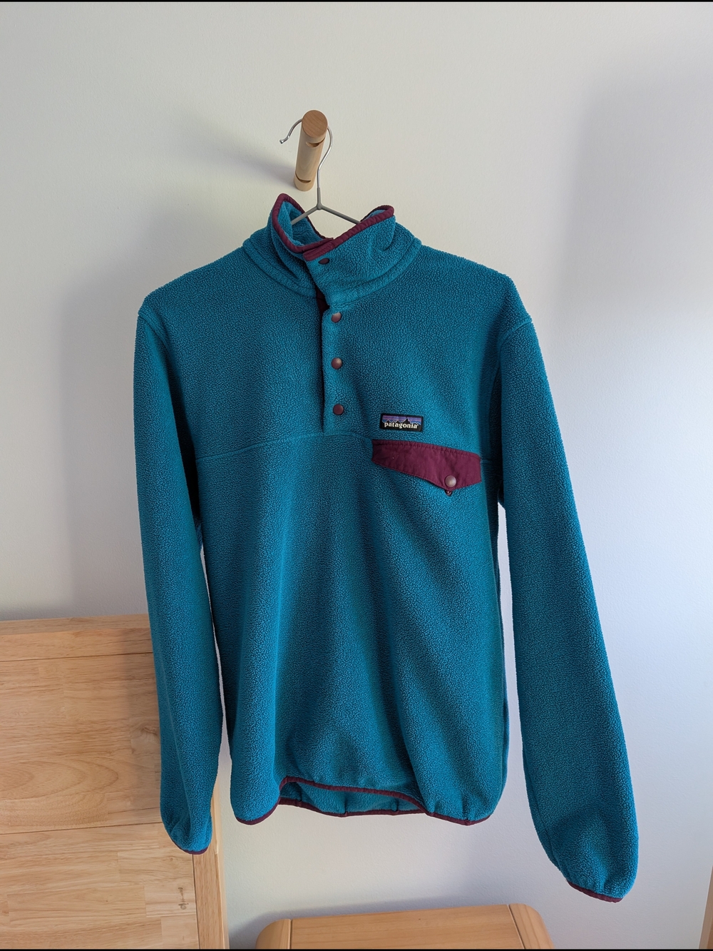 Patagonia Synchilla Teal Pullover Fleece with Maroon Accents